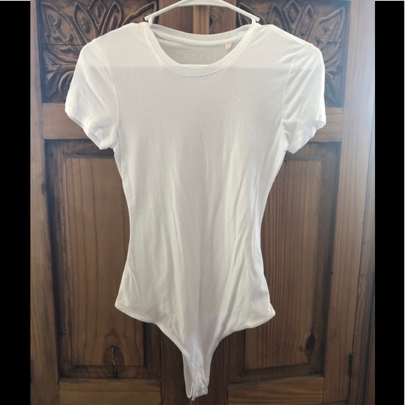 Guess Short Sleeve Crew Neck Bodysuit Size: XS - Picture 3 of 7